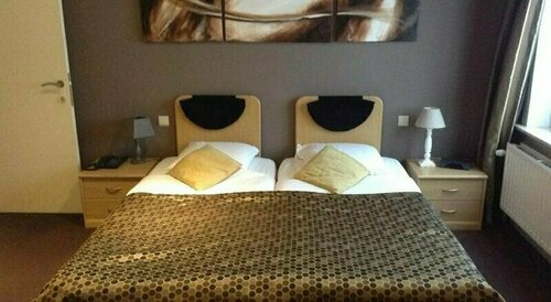 Hotel Maraboe, Забронировать Отель Отели Брюгге 3 звезды, 3*