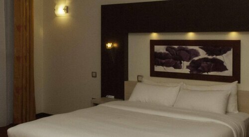 Hostellerie Saint Vincent Beauvais Aeroport, Забронировать Отель Бове Oise