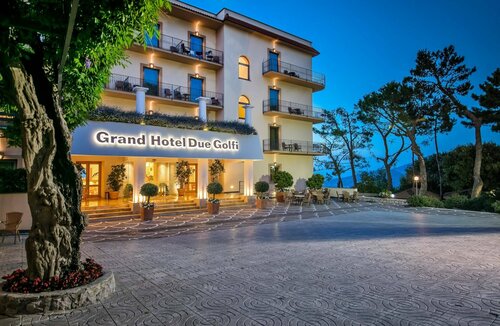 Grand Hotel Due Golfi, Забронировать Отель Отели Сант-Агата-суи-Дуэ-Гольфи с питанием, Пансион