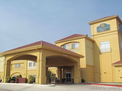 La Quinta by Wyndham Kerrville, Забронировать Отель Отели Керрвилл с парковкой, Парковка