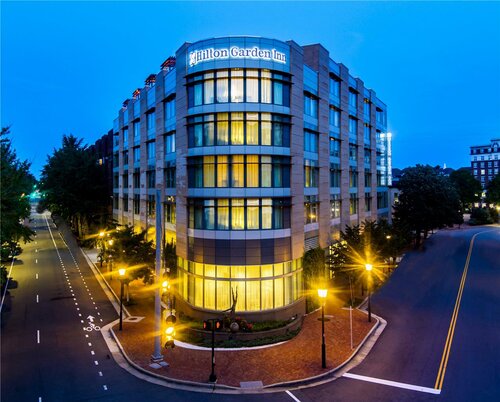 Hilton Garden Inn Alexandria Old Town National Harbor, Забронировать Отель Отели Нэшнл-Харбора с завтраком, Завтраки
