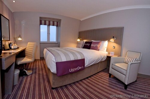 Village Hotel Bournemouth, Book Hotel Hoteller i Bournemouth med pool, Swimmingpool