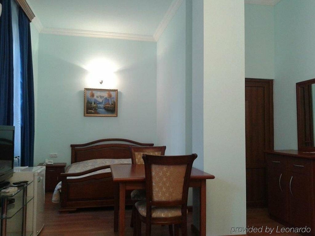 Capital Hotel