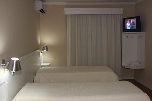 Hotel Galo Vermelho, Забронировать Отель Отели в центре Карниел с завтраком, отели в центре Карниел с завтраком