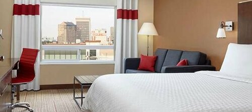 Four Points by Sheraton Regina, Rezerwuj Hotel Hotele w Saskatchewan z Basenem, Basen