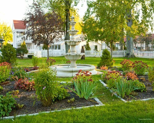 Village Place at Eastern Slope Inn Resort