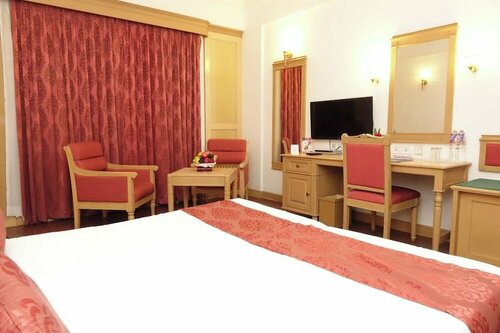 Abad Atrium, Varaa Hotelli Hotellit Kochi uima-altaalla, Uima-allas