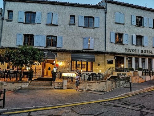 Le Tivoli, Book Hotel Hoteller i Rhône-Alps med parkering, Parkering