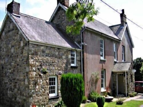 Llysyfran Farm B&B, Book Landbrugsophold Hoteller i Glamorgan med parkering, Parkering