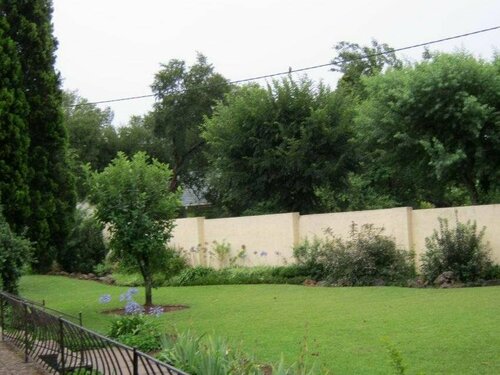 Terrylin Backpackers - Adults Only, Prenota Hotel Kempton Park Gauteng