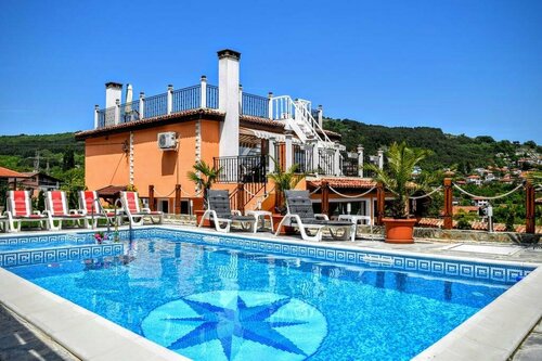 Villa Rosa Dei Venti Heated Salty Pool and Jacuzzi, Забронировать Вилла Коттеджи Балчик, Коттедж