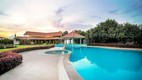 Fiestaa Resort n Events Venue, Забронировать Курортный отель Деванахали штат Карнатака
