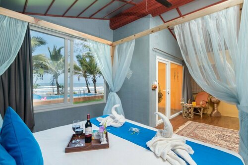 Amadi Beach Front Resort, Rezerwuj Ośrodek wypoczynkowy Mandrem 