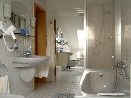 Hotel Pizzeria VENEZIA, Забронировать Отель Зорен Хунсрюк