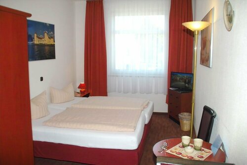 Keramik Hotel Rheinsberg, Rezervați Hotel Rheinsberg Rheinsberg Lake Region