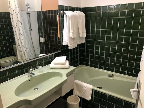 Artys Hotel, Book Hotel Hoteller i Rhône-Alps med parkering, Parkering