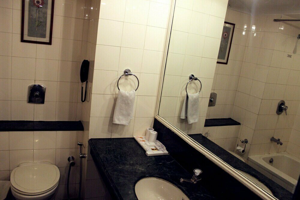 Hotel Om Tower
