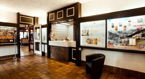 Hôtel Le National, Забронировать Отель Отели Делемон 3 звезды, 3*