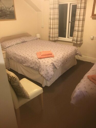 Bridges Guest House, Rezervați Pensiune Pensiuni în Merseyside, Pensiune
