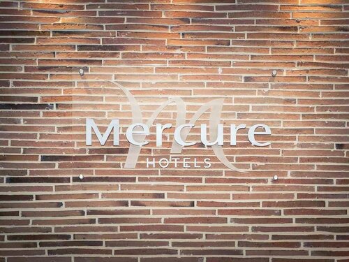 Kyriad Prestige Deauville – Trouville Centre, Book Hotel Hoteller i Trouville-sur-Mer med pool, Swimmingpool