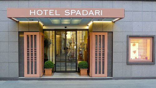 FLATSHARING - SPADARI Duomo Suites, Забронировать Гостевой дом Отели Милана с завтраком, рядом с Палаццо Реале, Завтраки