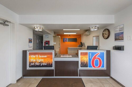 Motel 6 Kansas City, MO - Airport, Забронировать Мотель Отели Канзас-Сити с бассейном, рядом с St. Lukes Hospital, Бассейн