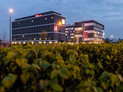 ibis Duesseldorf Airport, Забронировать Отель Лихтенбройх Дюссельдорф, рядом с Düsseldorf Airport Station
