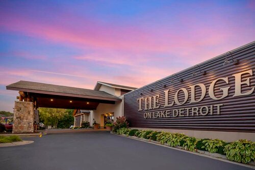 Best Western Premier The Lodge on Lake Detroit, Prenota Hotel Hotel a Detroit Lakes con piscina, Piscina