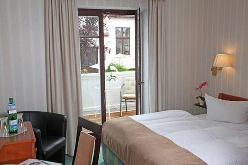 Hotel Doberaner Hof, Забронировать Отель Отели Бад-Доберан 3 звезды, 3*
