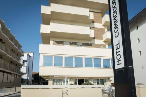 Hotel Commodore, Забронировать Отель Червия 