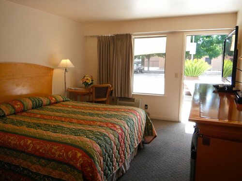 Colusa Riverside Inn, Prenota Locanda Colusa California