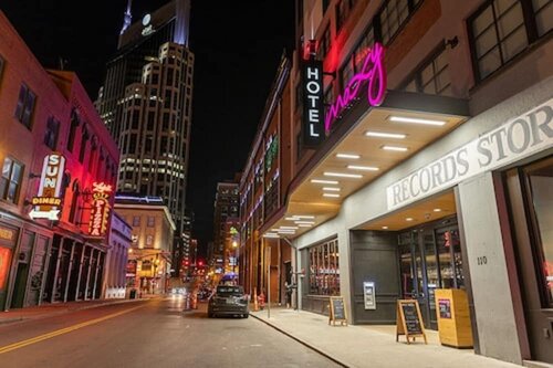 Moxy Nashville Downtown, Забронировать Отель Нэшвилл Нэшвилл