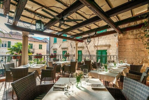 Hotel Monte Cristo, Забронировать Отель Отели Района Котора 4 звезды, 4*