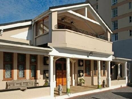 Beachwalk Bed and Breakfast - #Solar Energy #No Loadshedding, Забронировать Гостевой дом Отели Порт-Элизабет с бассейном, рядом с Музейный комплекс в порту Элизабет, Бассейн