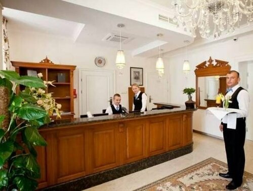 Hotel Willa Hueta, Забронировать Отель Кельце 
