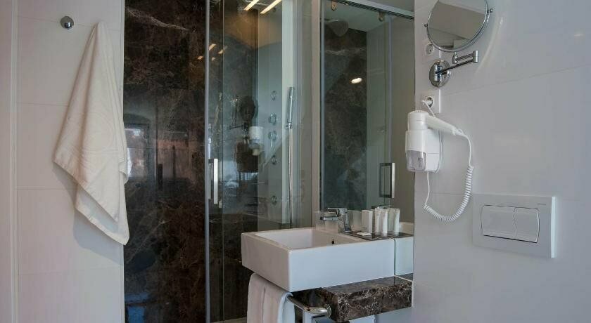 Voco The 7 Lisbon by Ihg