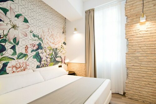 MYR Plaza Mercado & Spa, Забронировать Курортный отель Отели Валенсии с бассейном, рядом с Церковь Сан-Хуан-дель-Оспиталь, Бассейн