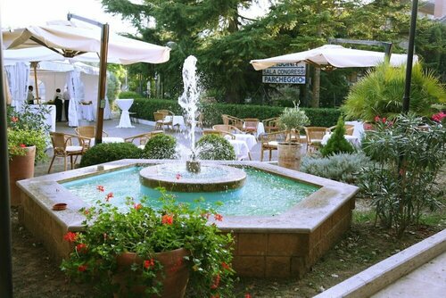 Hotel al Brunello di Montalcino, Забронировать Отель Монтальчино Валь д’Орча