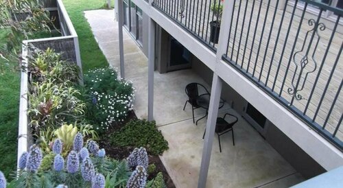 Swan Lake Guest House, Book Guesthouse Hotels in Victoria with Breakfast, Breakfasts