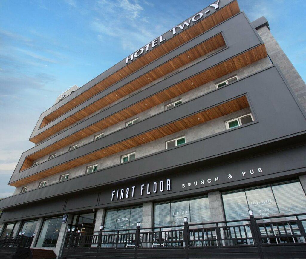 Two Y Hotel