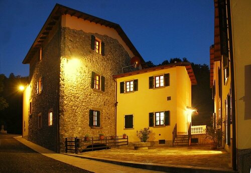 Ponte del Vegnuti, Book Hotel Fivizzano 