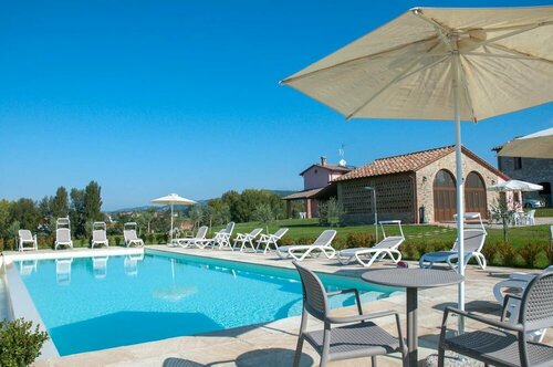 Agriturismo La Collina del Sole, Rezervați Sejur la fermă Hoteluri în Coltavolino cu piscină, Piscină