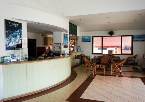 Plernpetch Hotel, Забронировать Отель Moo 4 