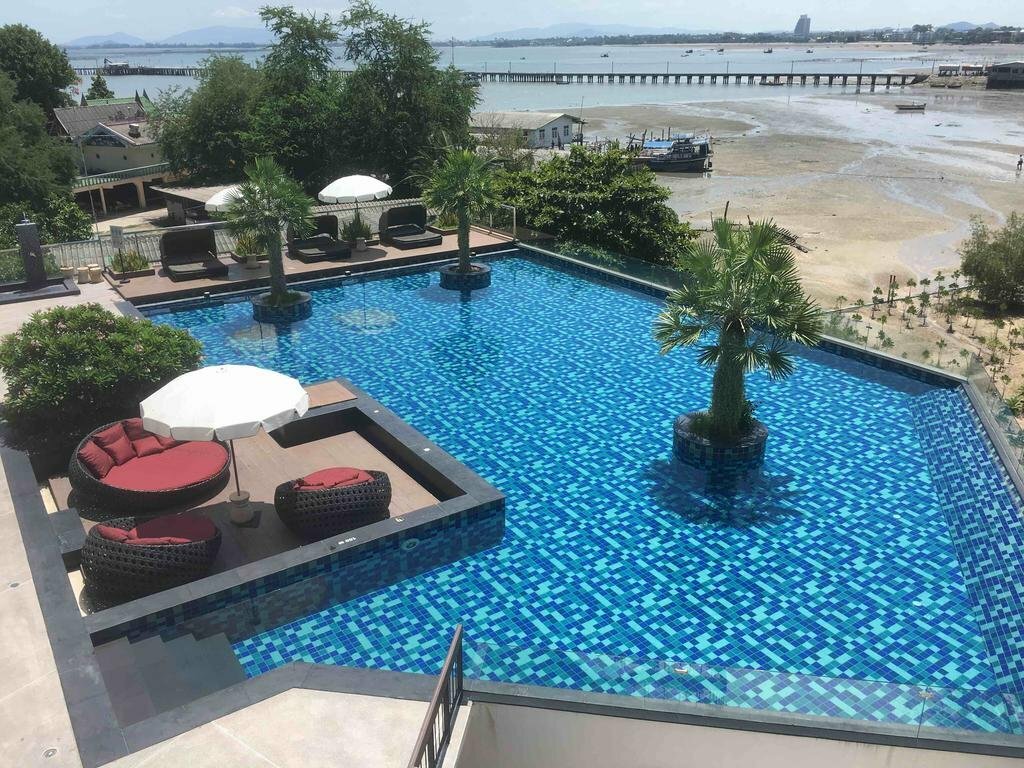 City Garden Tropicana Condominium