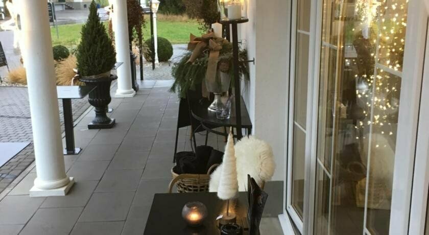 Landcafe mit Mini Hotel