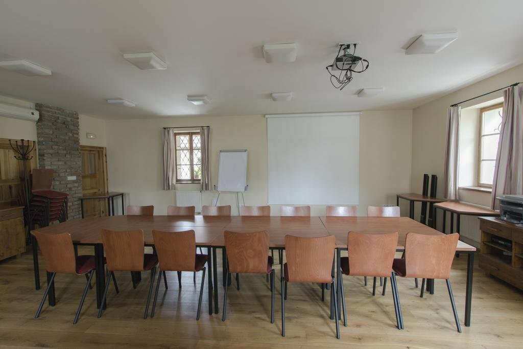 Restaurace A Penzion Ve Stoleti