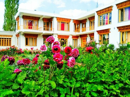 Leh Stumpa, Забронировать Отель Отели Лех с завтраком, рядом с Главный базар Лех, Завтраки