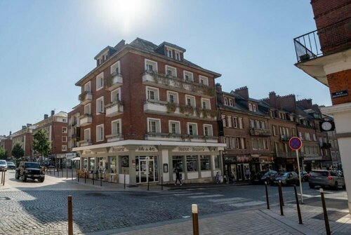 BRIT HOTEL PRIVILEGE LISIEUX - La Villa des Arts, Забронировать Отель СПА-отели Лизьё, рядом с Saint Pierre Cathedrale, SPA-услуги