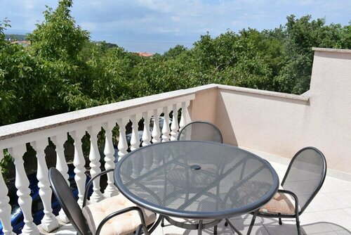 Apartments Green Oasis, Забронировать Апартаменты/квартира Отели Малинска с парковкой, Парковка