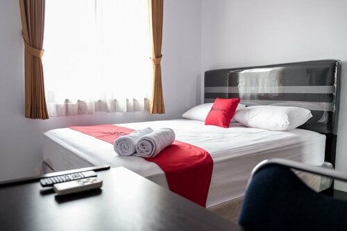 RedDoorz near Supermall Karawaci 2, Varaa Hotelli Curug West Java